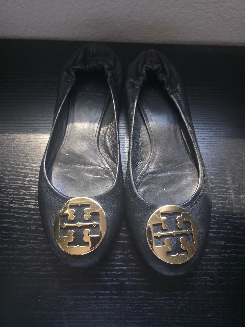 Classic Tory Burch Black Leather Reva Ballet Flats with Gold Logo
